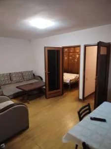 Nshan Apartment - 伊杰万