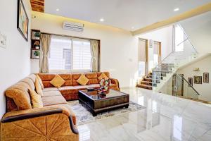 Alaya Stays 4 BHK with Poolside Gazebo & Garden - Villa Nest