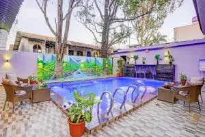 Alaya Stays 4 BHK with Poolside Gazebo & Garden - Villa Nest - Kārli