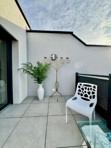 Blue Balconie Suite - free parking - WiFi