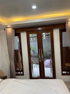 Phòng Giường Đôi Hạng Bình Dân (Budget Double Room)