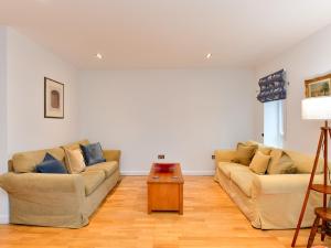 Bright Perfectly Located - Pass the Keys