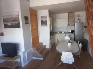 Appartements Joli T3 no4 Motte Parking : photos des chambres