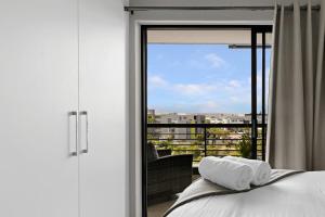 Two Bedroom Luxury Apartment, Century City - BackUp Power