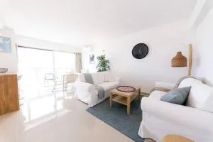 Élégant T2 rénové avec loggia - Mandelieu centre - Les Termes