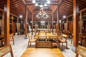 2-Bedrooms Villa Dalem Ksatrian Sleman Country Inn Yogyakarta Near Merapi Mountain - Pakem