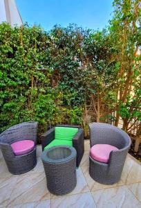 Vintage Luxury Apartment with Private Garden - New Cairo