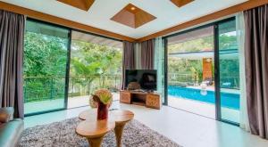 清迈奢华湖景泳池别墅豪宅5卧室轰趴团建五星级别墅民宿