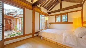 Hanok JNor