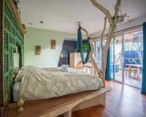 Kanopya - Мобюіссон