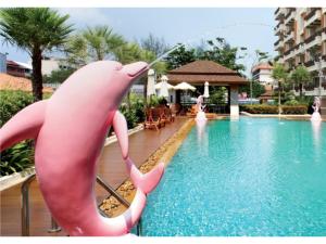 Nice Apartment large pool in nice residence central Patong beach