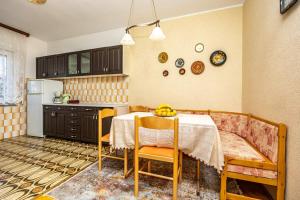 SANDRO Apartment with sea view