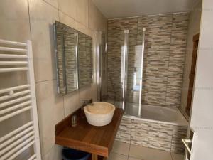 Appartements T2 4 personnes avec parking et casier a skis a 300m des commerces - FR-1-295-169 : photos des chambres