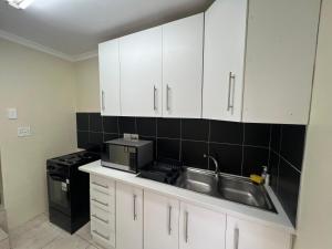 Three Little Birds Guest Cottage