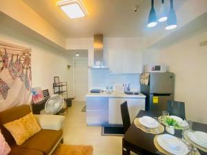 Sole Sister Azure Staycation