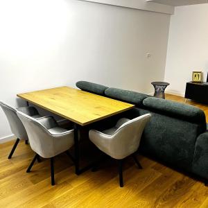 Modern City Home w. AC