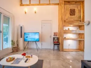 Jeju Love Stay Pink - Yŏngnang-ni