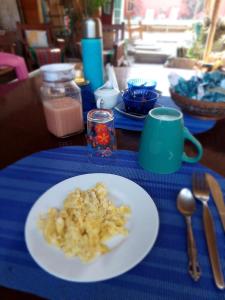 Soy y Luna- ECOALBERGUE RETABLOS PERU