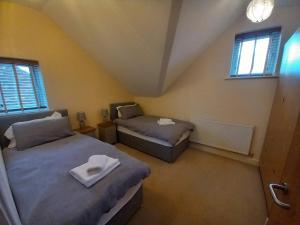 Cosy Spacious 2 bedroom Apartment Free Parking