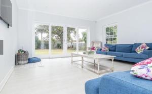 Family Home along Constantia Wine Route