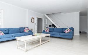 Family Home along Constantia Wine Route