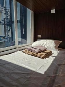 Giường Tầng Trong Phòng Ngủ Tập Thể Cho Nam Và Nữ (Bunk Bed in Mixed Dormitory Room)