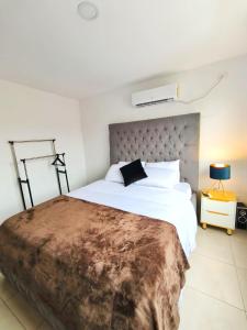 NUEVA Hermosa casa vía Samborondón Coliving Ecuador