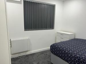 Luton 1 bed apartment with lounge sleep 3