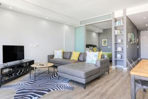 Stylish Spacious City Apartment