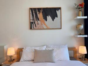 ONE Guest Place Private Bedroom with Balcony