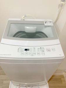 Shinjuku Kabuki Youth Hostel#New Sunshine Room#50 second walk from Higashi Shinjuku subway#Automatic locking door at entrance#新宿2