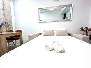 Convenient, Charming Apartment 15 Mins from City Center