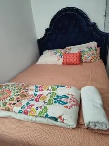 Comfy Private Queen rm A - Queens