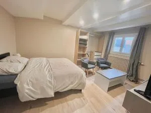 Studio avec cuisine, salle de bain et garage privé proximité 24h - Pontlieue