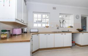 Family Home along Constantia Wine Route