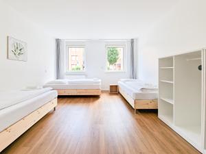 Tolstov Apartments - 2 Room Apartments - Terrace - 25 Min to Messe DUS