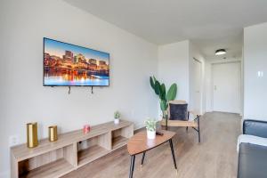 Comfy Apt All-In Like Home!