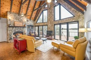 Herons Cove at Lake Hickory