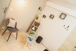 Hotels Les Voutes - Chambres d-Hotes a Lanas en Sud Ardeche - Pres de Vogue, Balazuc, Grotte Chauvet - Demi-Pension - Terrasse, Parking : photos des chambres