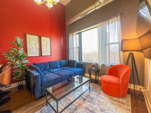 Cozy 420-Friendly 3BR Modern Home with Optional Parking Near McCormick Place, Museum Campus and Soldier Field