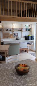 Appartements Maison de plain pied 2 pieces tout equipe sur jardin arbore : photos des chambres