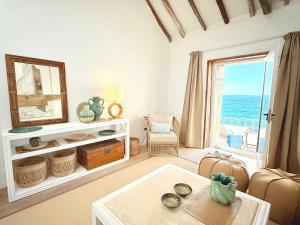 Casa Malena Seafront and Private Pool