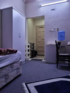 غرفة ثنائية بمدخل وحمام خاص