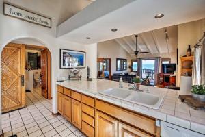 Oceanfront Penthouse suite wpanoramic views