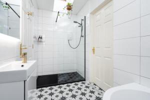 Yellow door cottage