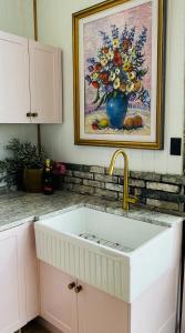 Clare Cottage ADL RW Pty Ltd trading as Murphys cottages