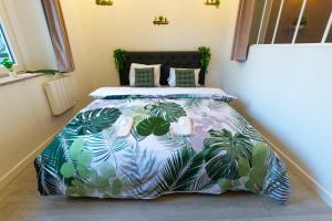 A 100 M DE LA VIELLE VILLE, PROCHE REMPARTS, cosy holiday