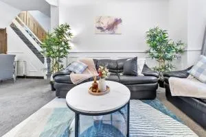 Charming City Retreat,4 Bedroom House,Garden,Free Parking - 巴克赫斯特希尔