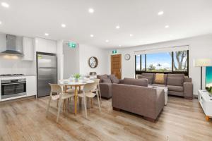 Sunrise by Experience Jervis Bay