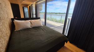 Lake Wellington Luxury Retreat